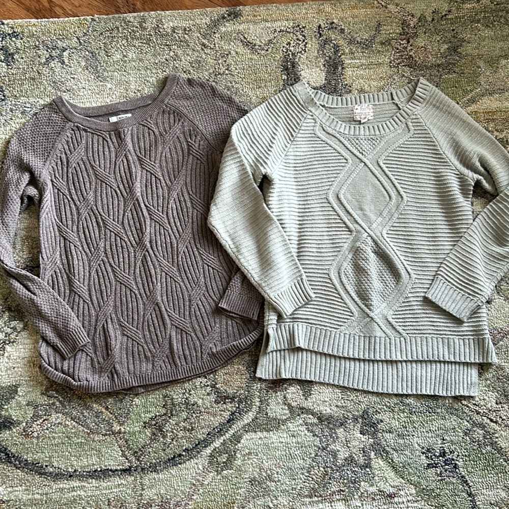 LOT of 2 sweaters! Gray Sonoma size medium cable knit & Green Pink Republic L